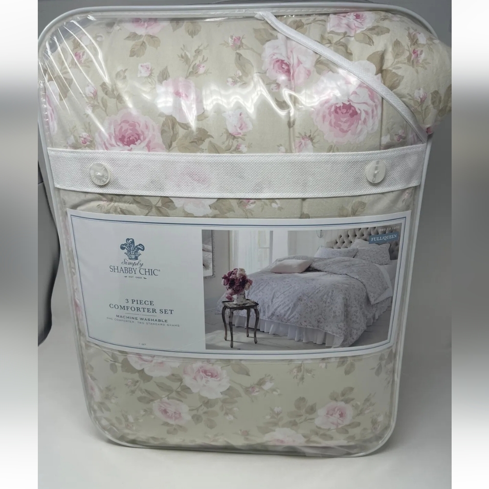 Brand New Simply Shabby Chic Comforter set Full/Queen